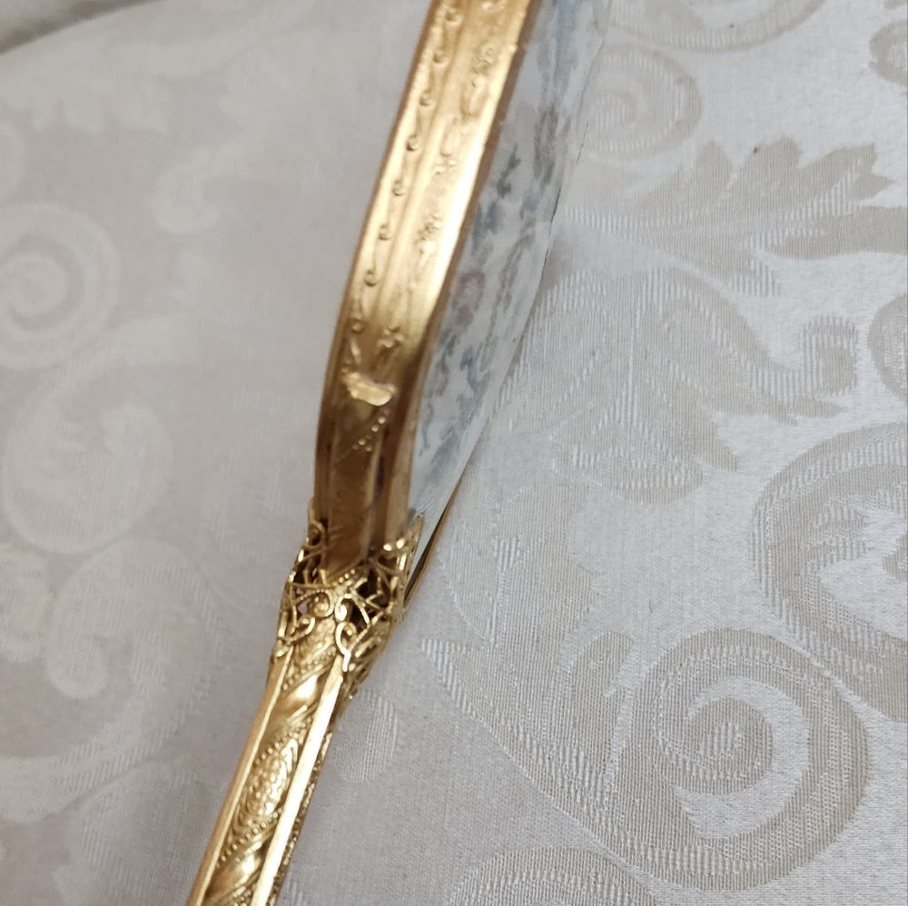 VINTAGE Gold Tone Hand Mirror Embroidered Floral Back Heavy Beveled Glass Vanity - Picture 7 of 13